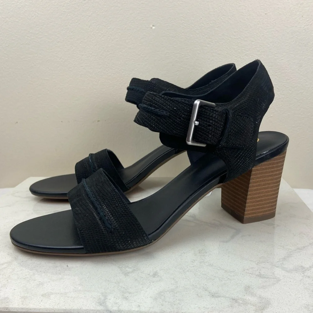 NWT Clarks Women's Karseahi Seam Heeled Sandal